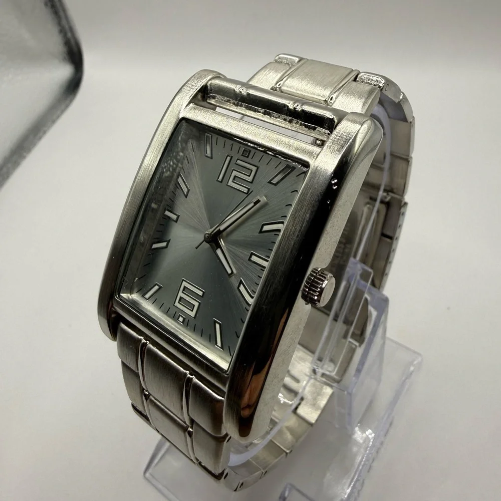 Men's Quartz Watch Bezel Stainless Steel GENWM998 - (Needs Battery)  (2) lot